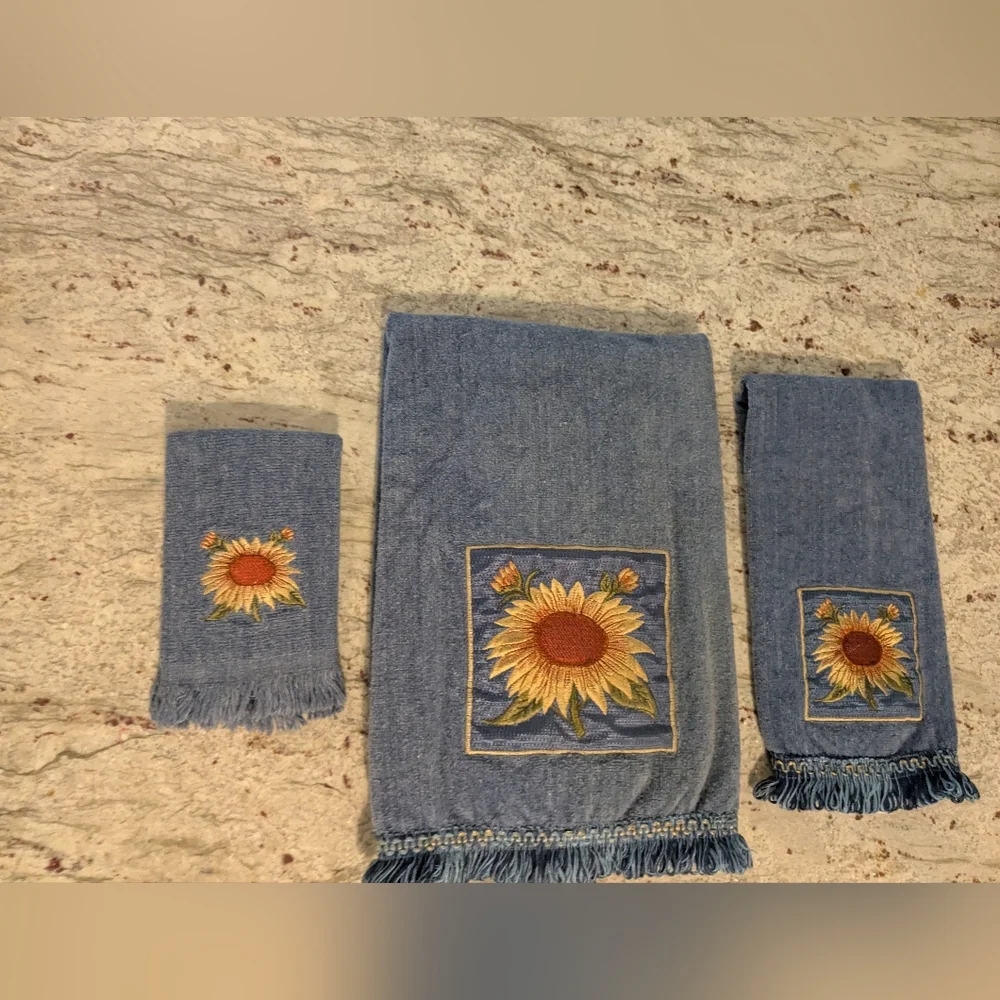 Sunflower Embroidered Vintage Avanti 100% Cotton Towel Set Blue 3 Pieces Fringe